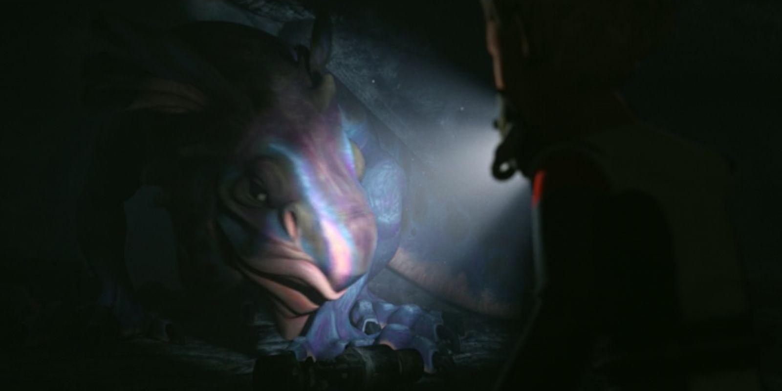 Omega shines her flashlight on an Ordo Moon Dragon in Star Wars The Bad Batch