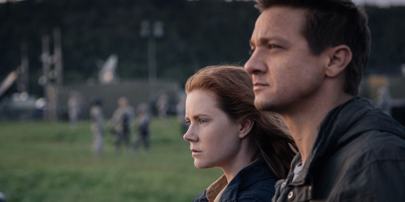 amy adams and jeremy renner in arrival