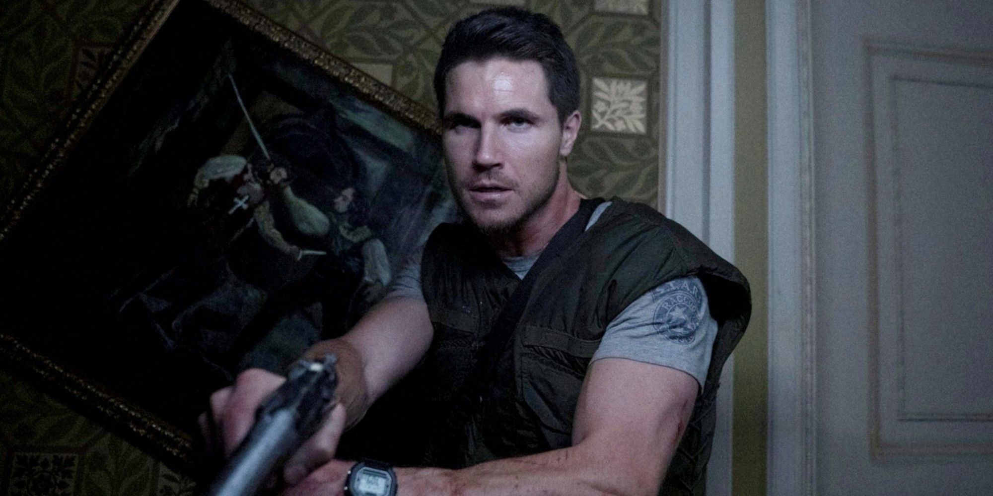 Resident Evil Welcome to Raccoon Citys Robbie Amell Humanizes Chris Redfield