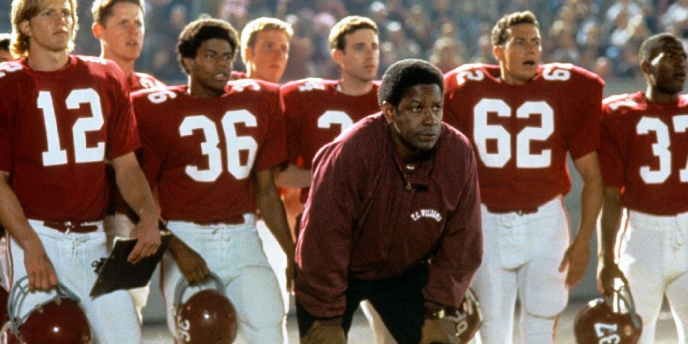 Denzel Washington stands with his team in Remember The Titans