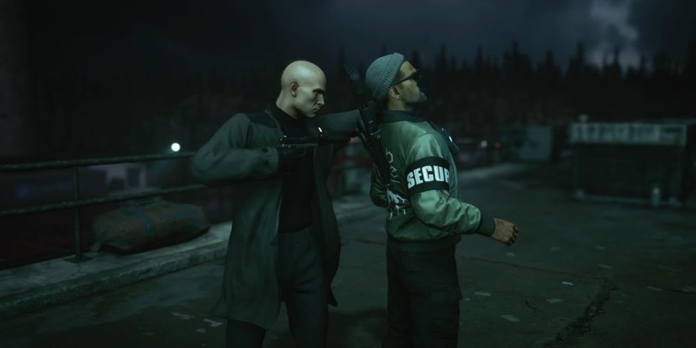 Agent 47 confronts an ICA Agent in Berlin Hitman 3