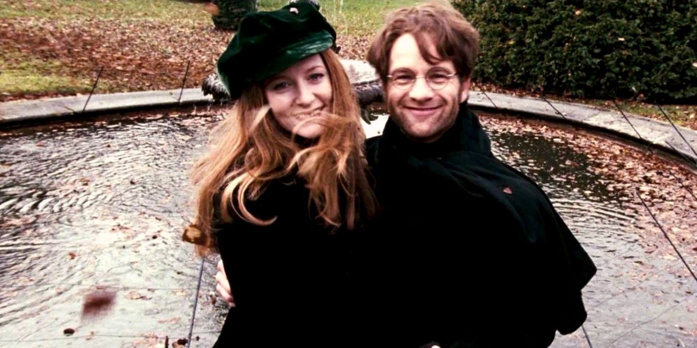 Lily and James Potter posing for a photo in Harry Potter