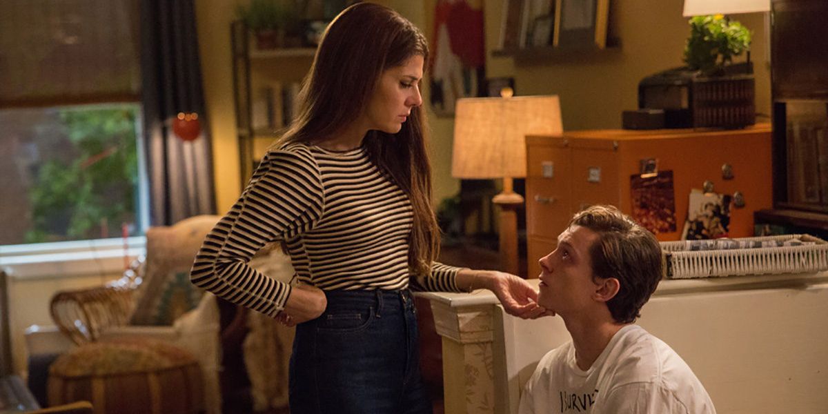 Marisa Tomei and Tom Holland in Spider-Man