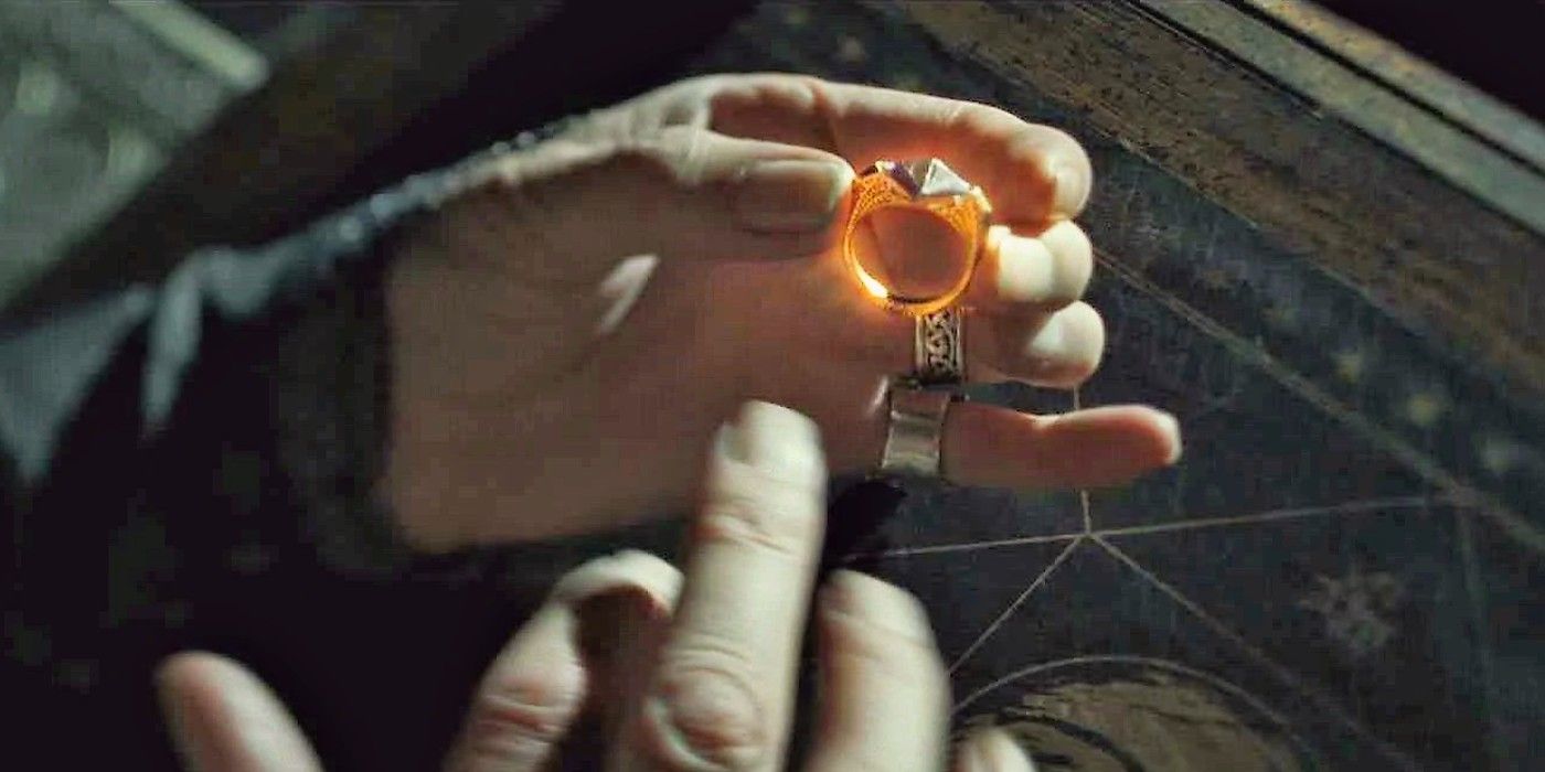 Dumbledore touching Marvolo Gaunt's ring in Harry Potter