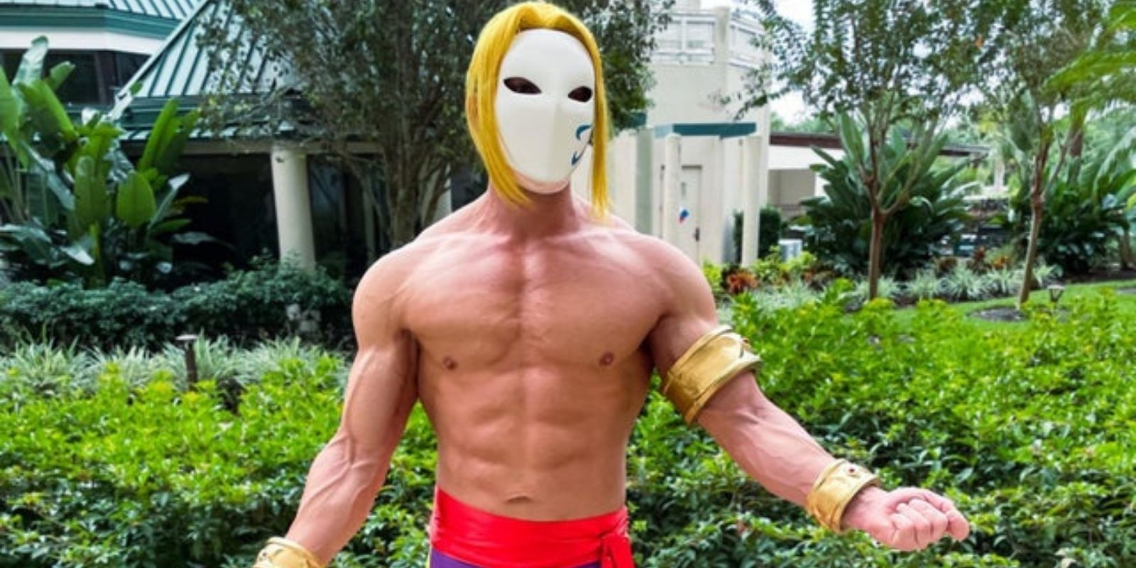 Street Fighter Fan Gets Absolutely Shredded for Epic Vega Cosplay