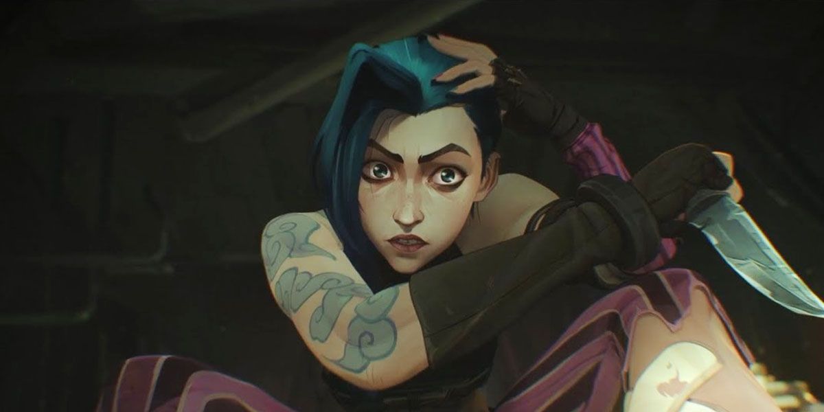 Jinx holds a knife in her right hand