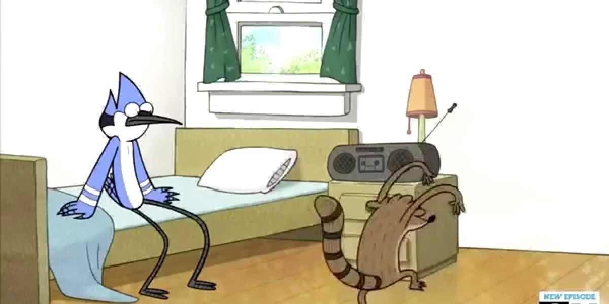 Mordecai watches Rigby dance in the bedroom