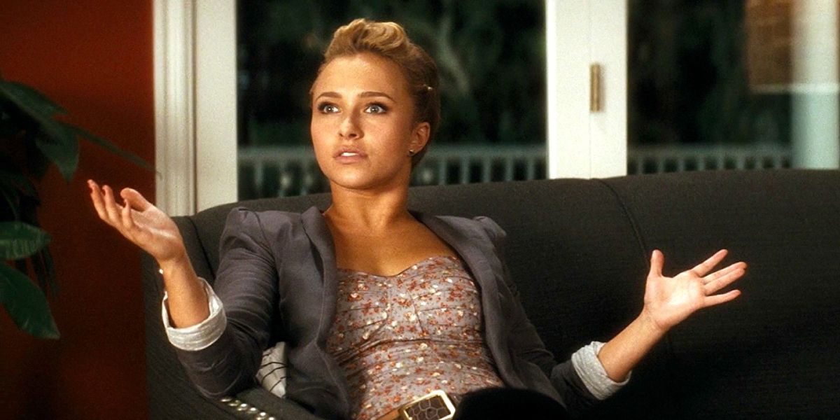 Hayden Panettiere as Kirby Reed holding her hands out in Scream 4