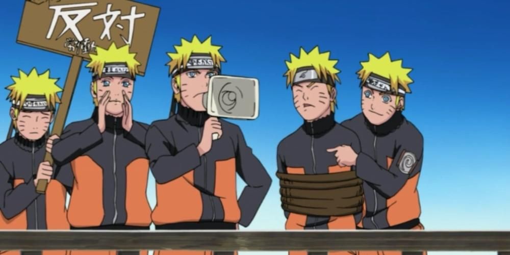 Naruto fighting with his shadow clones in Shippuden