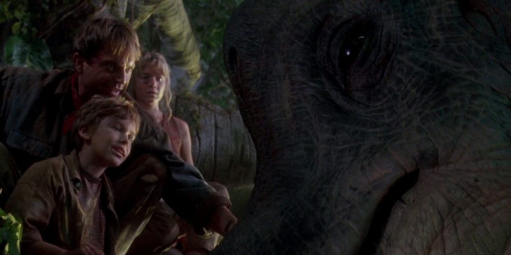 Dr. Grant, Lex and Tim feed a Brachiosaurus in Jurassic Park