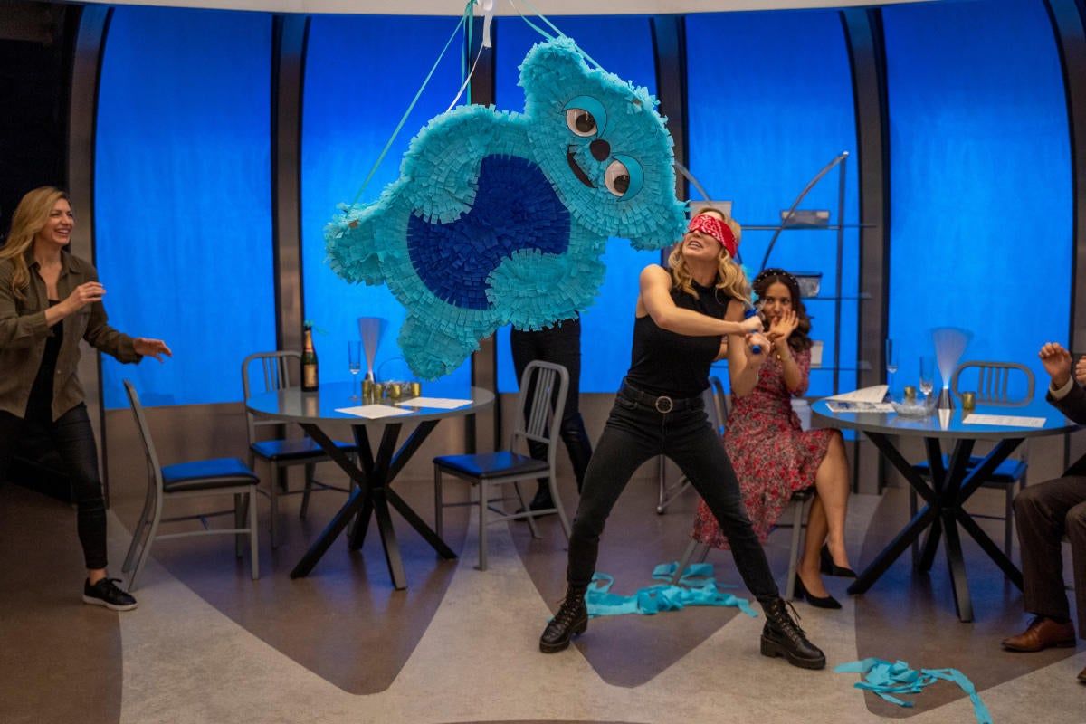 Legends of Tomorrow Pic Shows a Hero Ready to Beat the Hell Out of 'Beebo'
