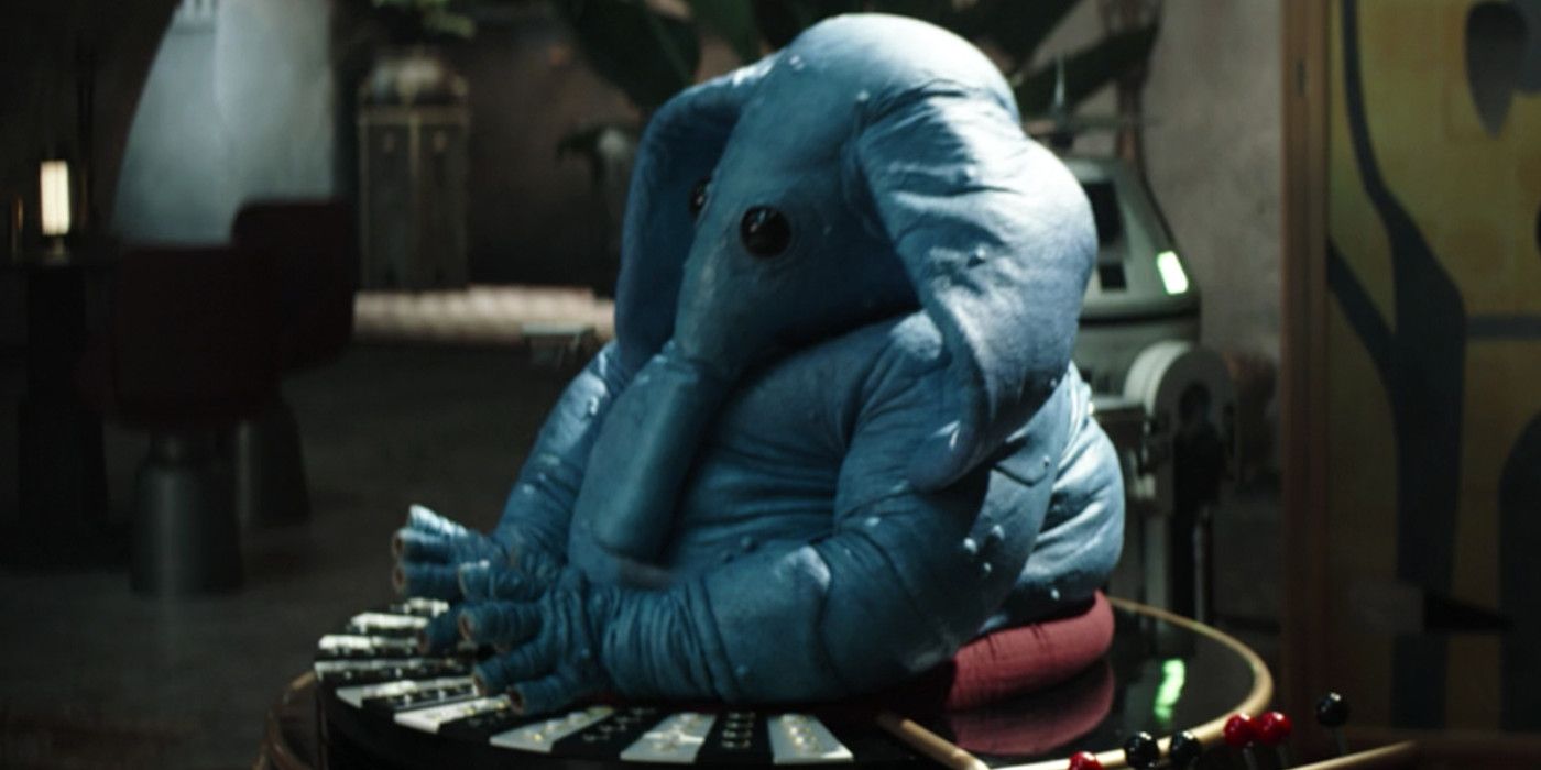 Max Rebo playing music