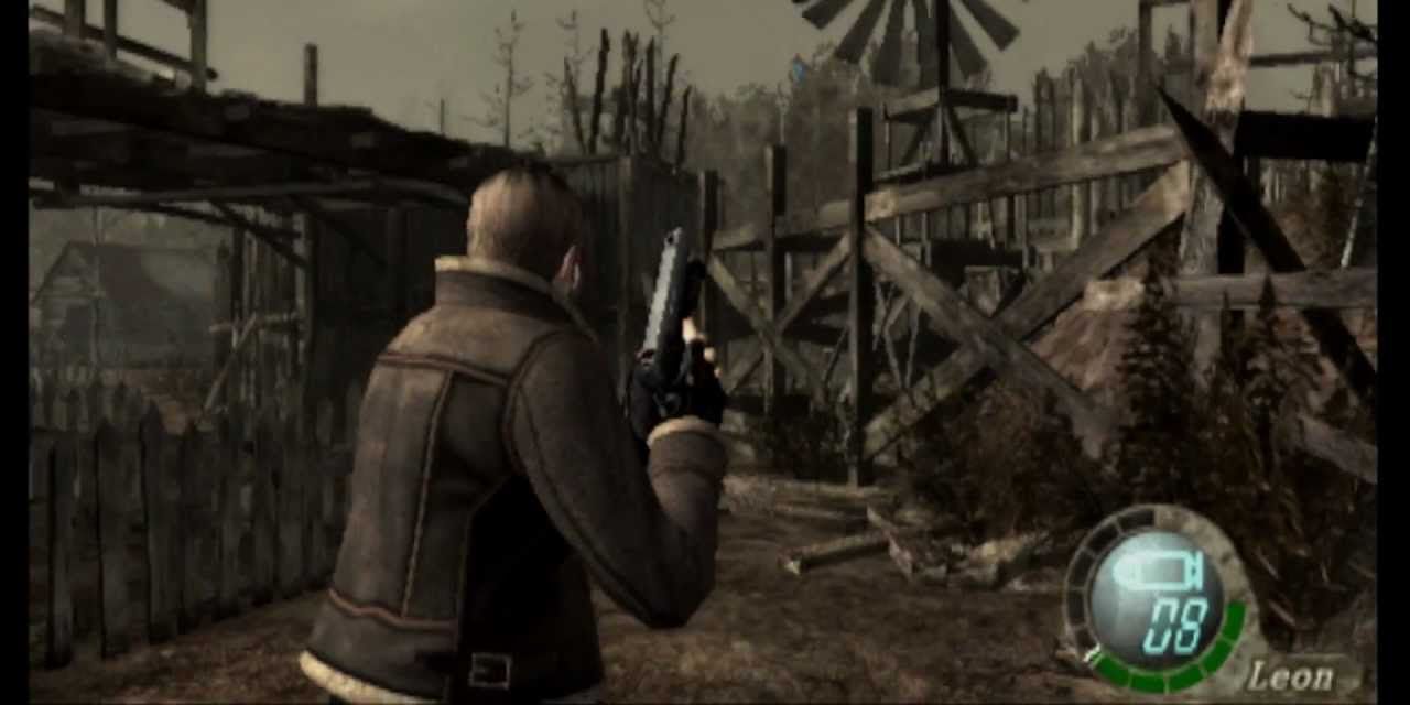 Leon atravessando a vila na versão original para PC de Resident Evil 4