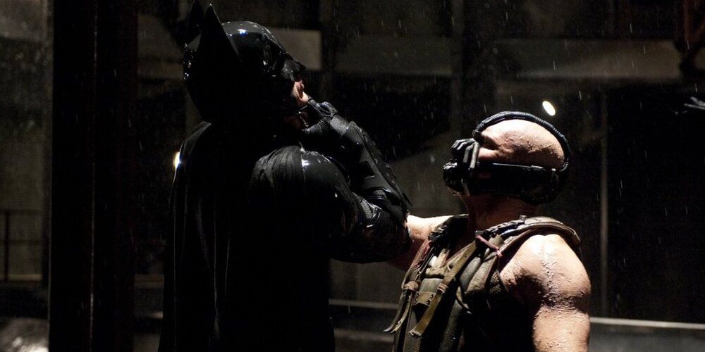 Bane holding up Batman in Dark Knight rises
