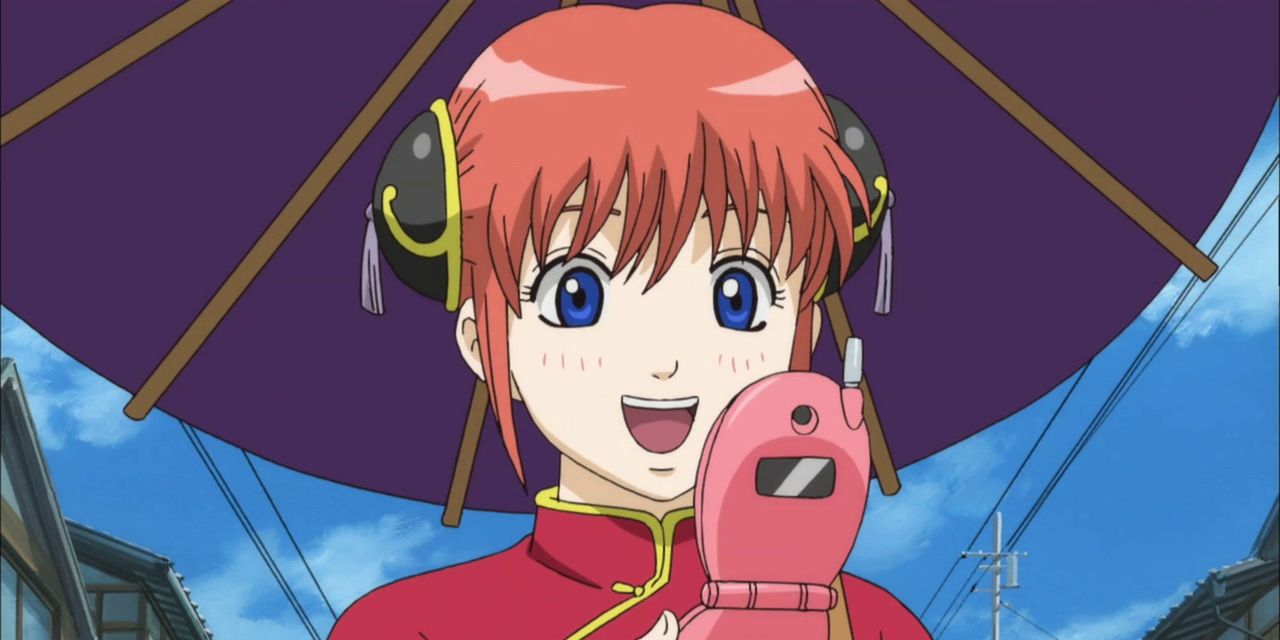 Gintama Kagura holds phone