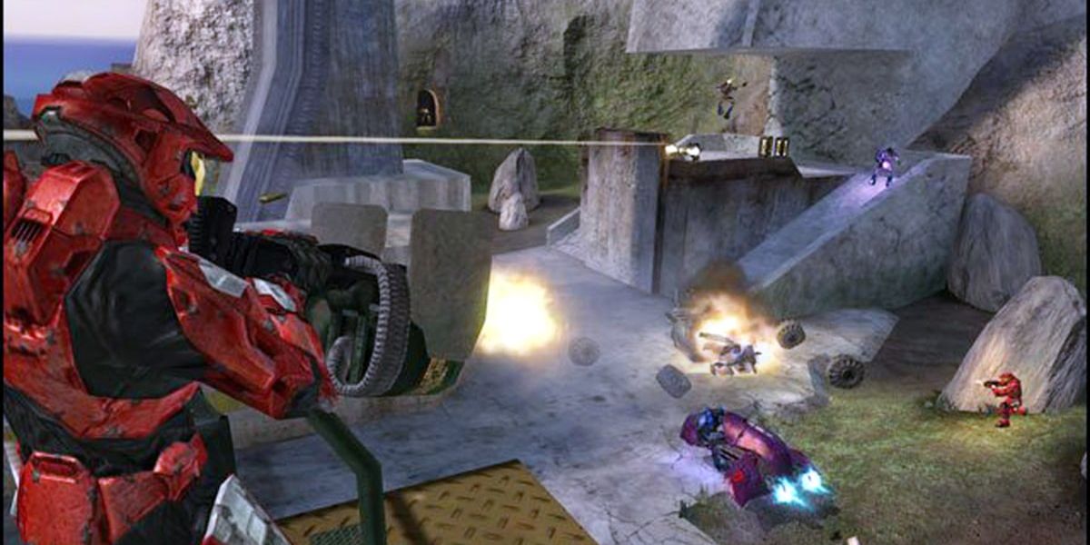 A red Spartan unleashes turret fire on their opponents in Halo 2 multiplayer