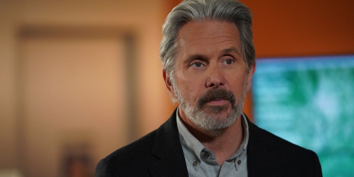 Gary Cole's Parker stands in the NCIS bullpen