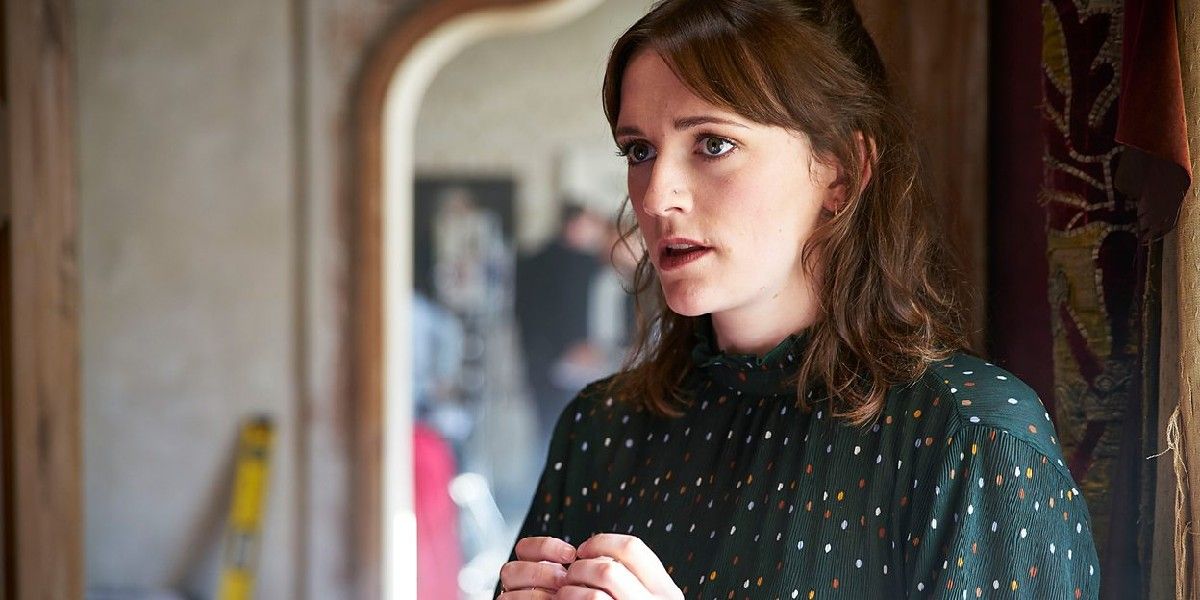 Every Main Character In Ghosts (UK), Ranked By Intelligence