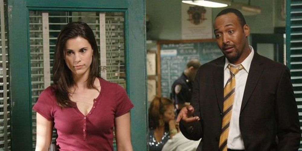 Os detetives Green e Cassady investigam em Law & Order