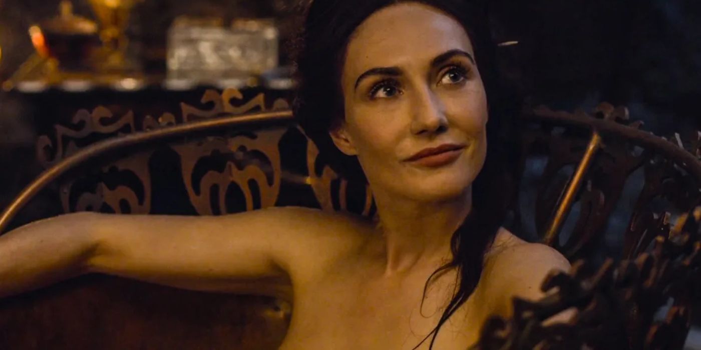 Melisandre without her necklace in Game of Thrones.
