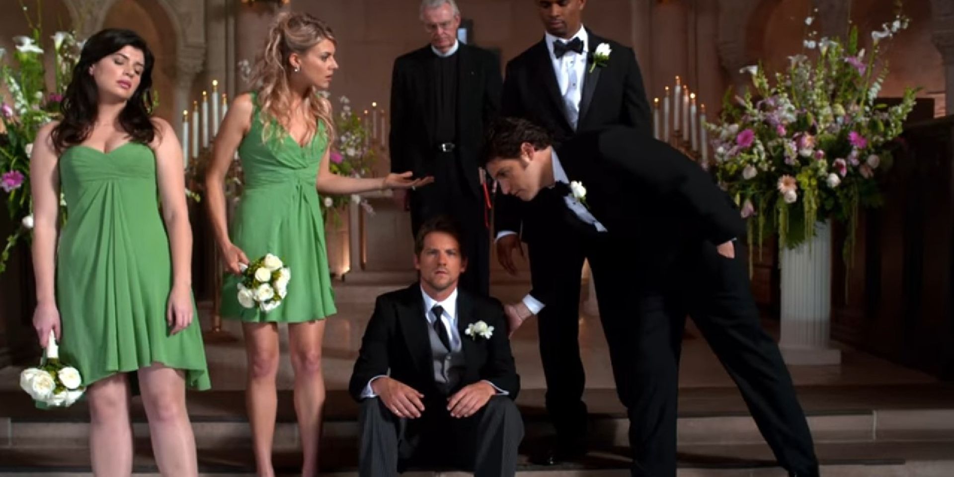 Dave's friends support him at his wedding in the Happy Endings pilot