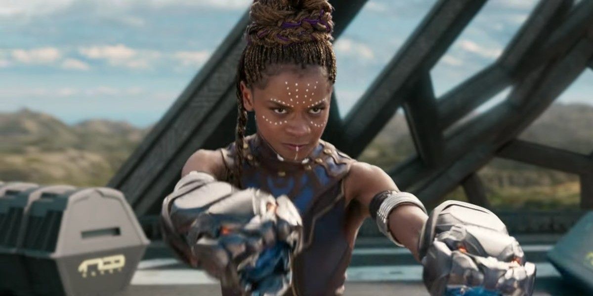  Shuri Takes Aim With Her Vibranium Panther Gauntlets