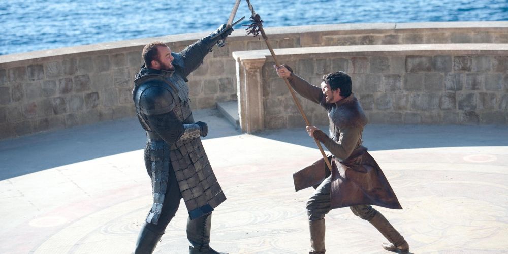 The Mountain (Gregor Clegane) and Viper (Oberyn Martell) duel in Game of Thrones.
