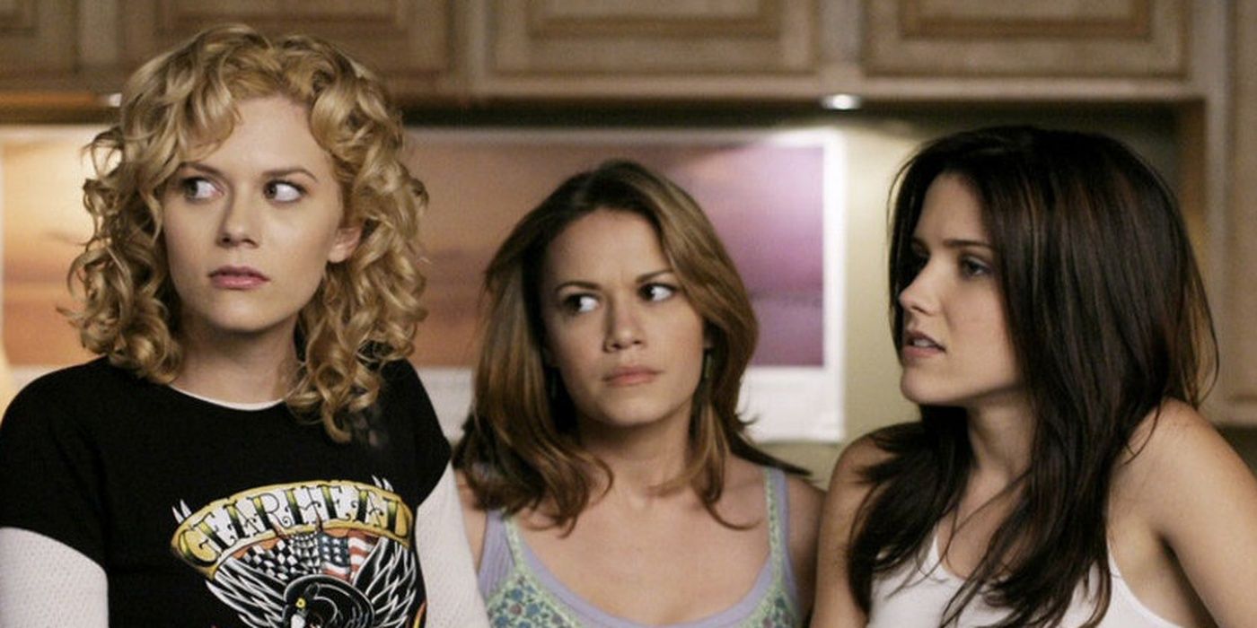 Peyton, Haley and Brooke together in One Tree Hill.