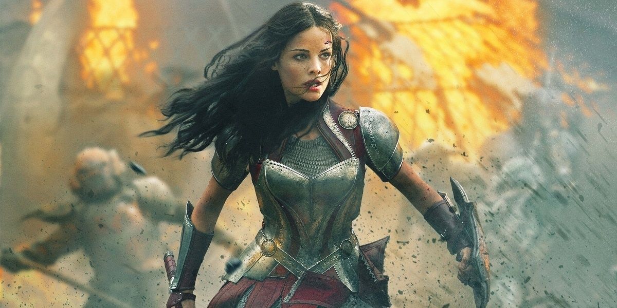 Lady Sif walks through the battlefield in Thor: The Dark World