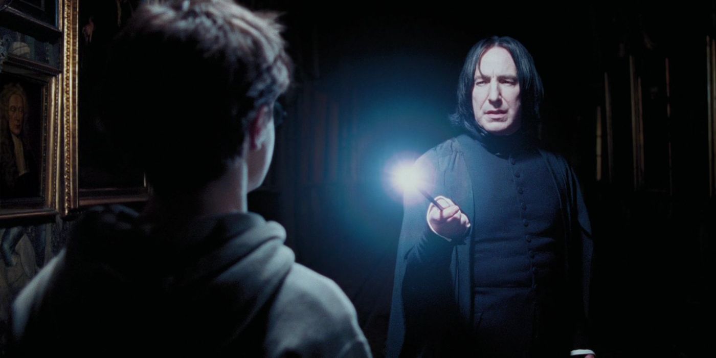 Snape usando Lumos, franquia Harry Potter