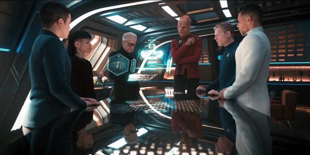 Star Trek Discovery Crew Talking To AI Zora