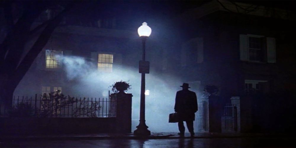 An image of a man about to enter a foreboding house in the movie, Exorcist