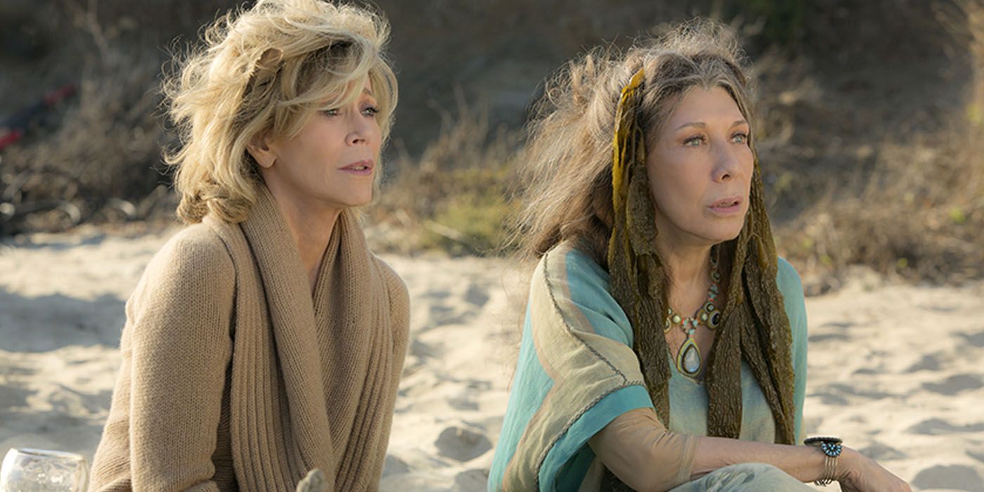 Grace and Frankie on the beach in the Netflix series Grace and Frankie.