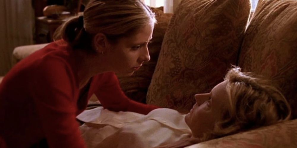 Buffy finds her mom Joyce (Kristine Sutherland) dead in Buffy the Vampire Slayer