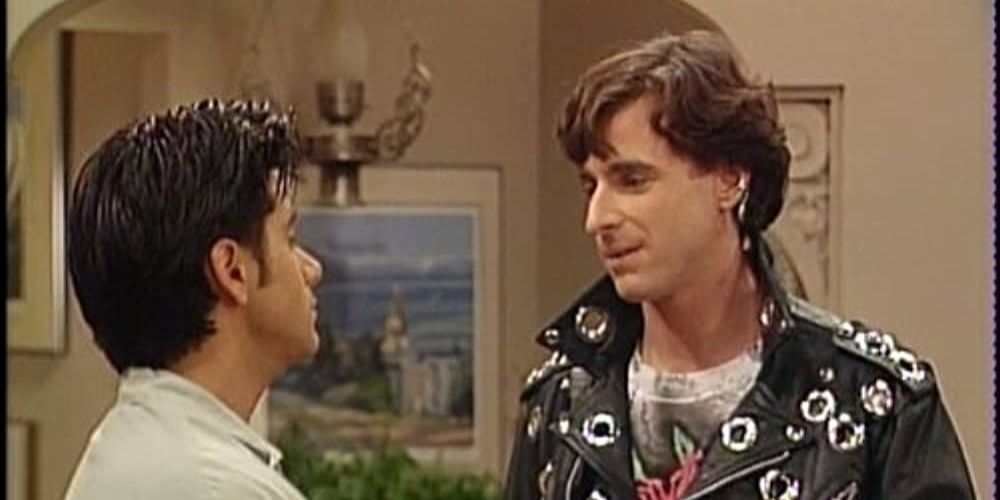 Danny Tanner talking to a friend in Full House