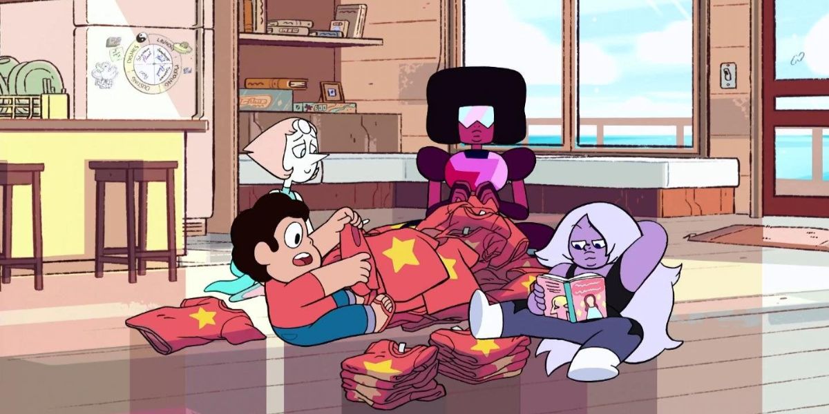 Personagens de Steven Universo brincam com camisetas vermelhas