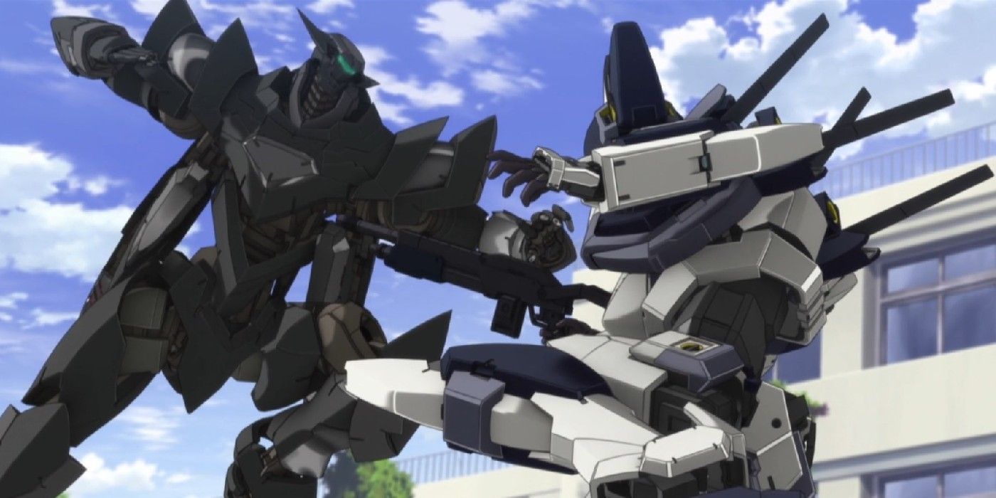 The Arm Slave mecha fight in Full Metal Panic! Invisible Victory