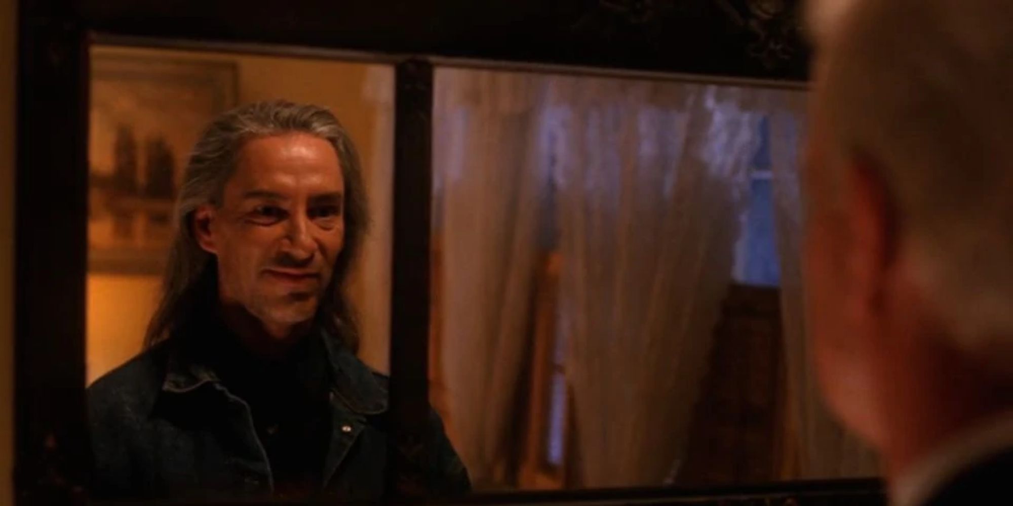 Killer Bob in Twin Peaks, mirror reflection