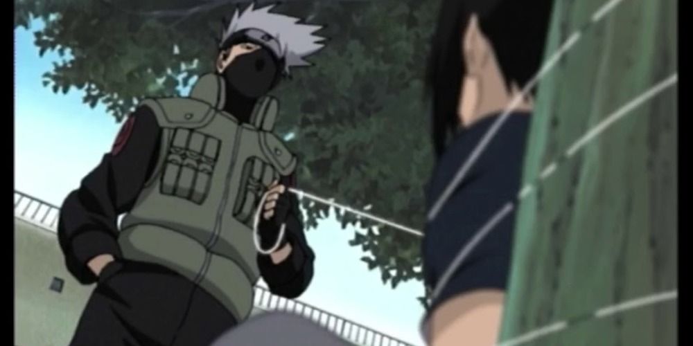 Kakashi restrains Sasuke to lecture him - Naruto