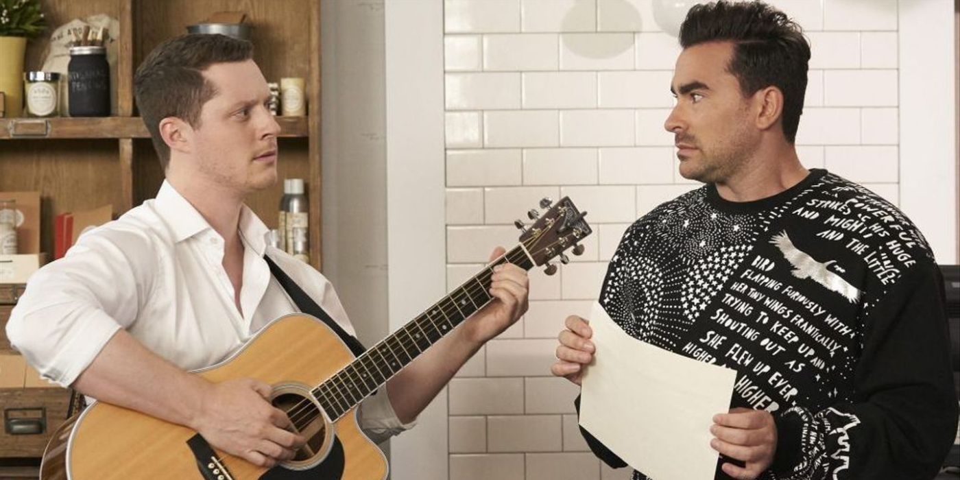 10 Sitcom Couples That Outshine The Main Relationship