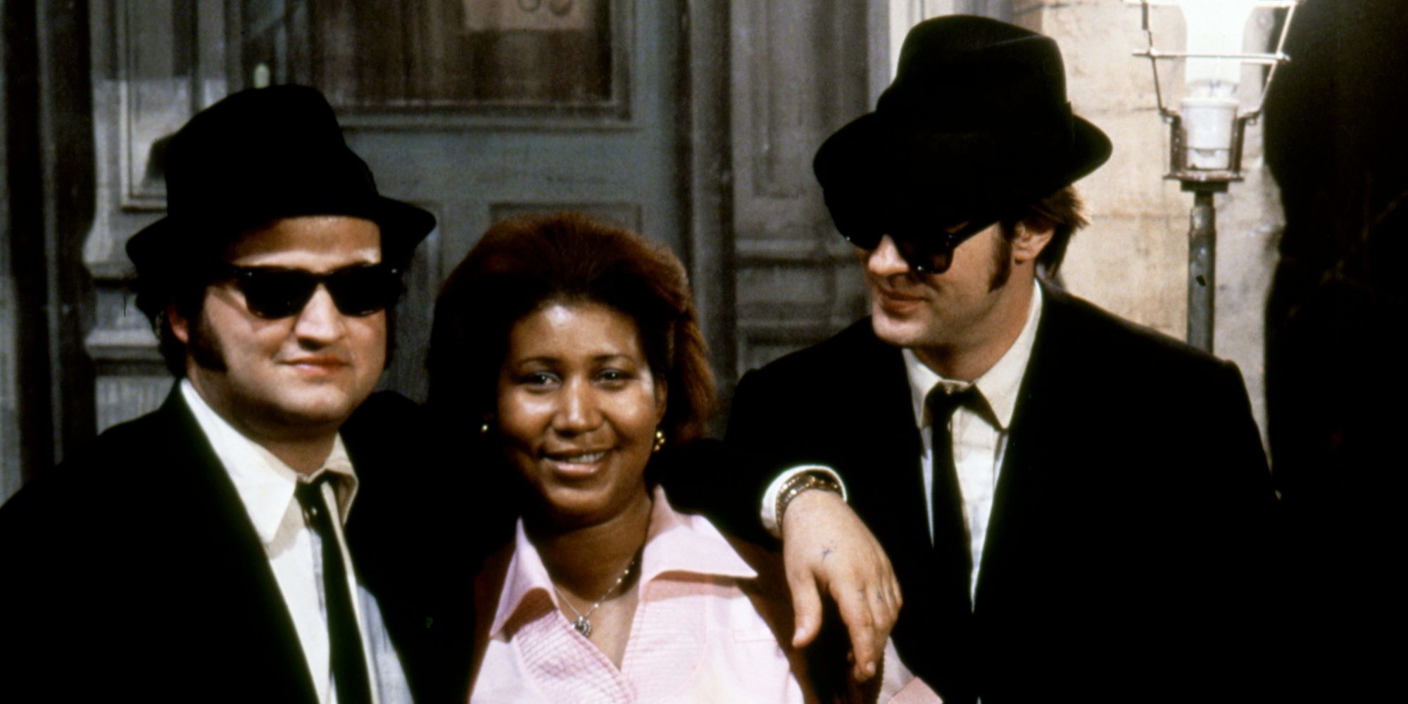 THE BLUES BROTHERS POSE WITH ARETHA FRANKLIN