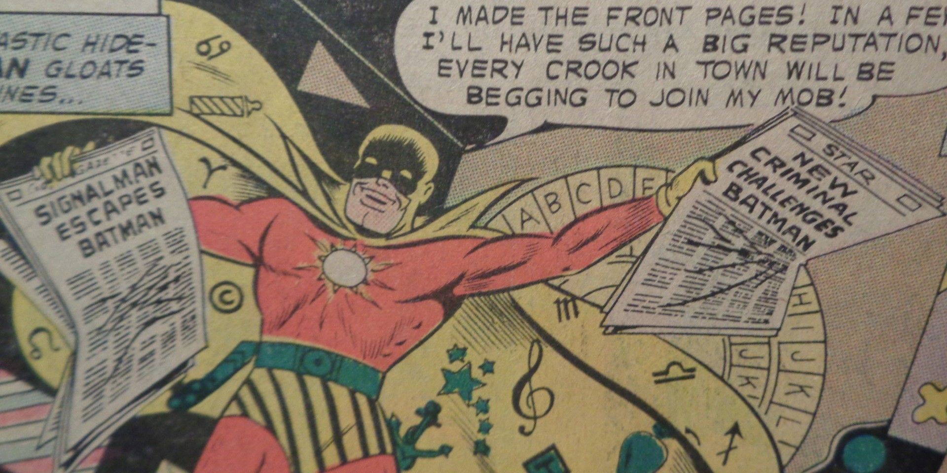 10 Superheroes Who Actually Do Wear Underwear On The Outside