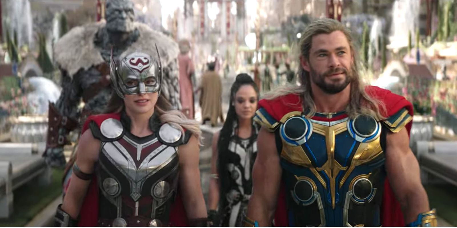 Jane, Thor, Valkyrie and Korg walking together