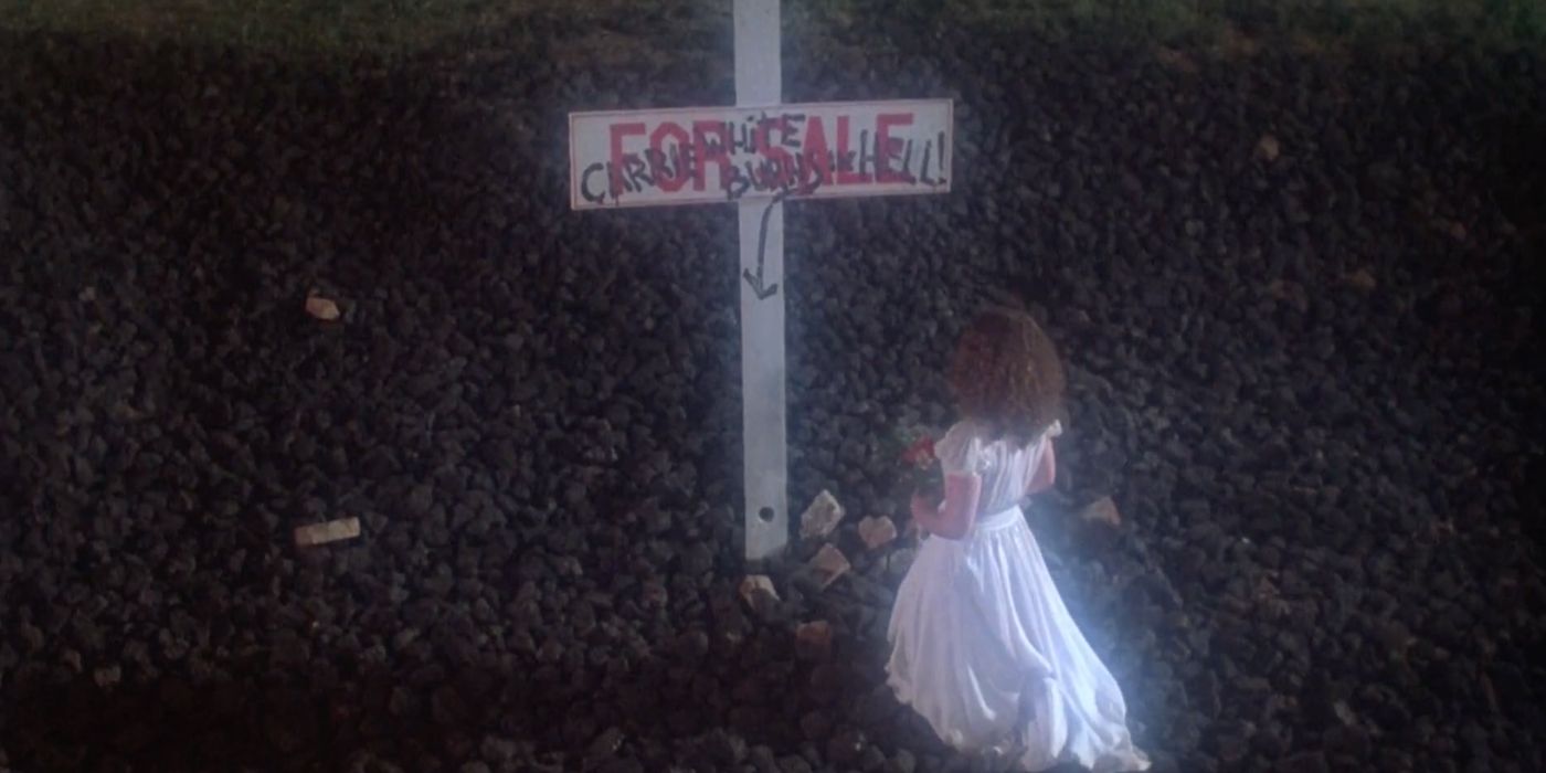 Visit to the grave in the ending of Carrie