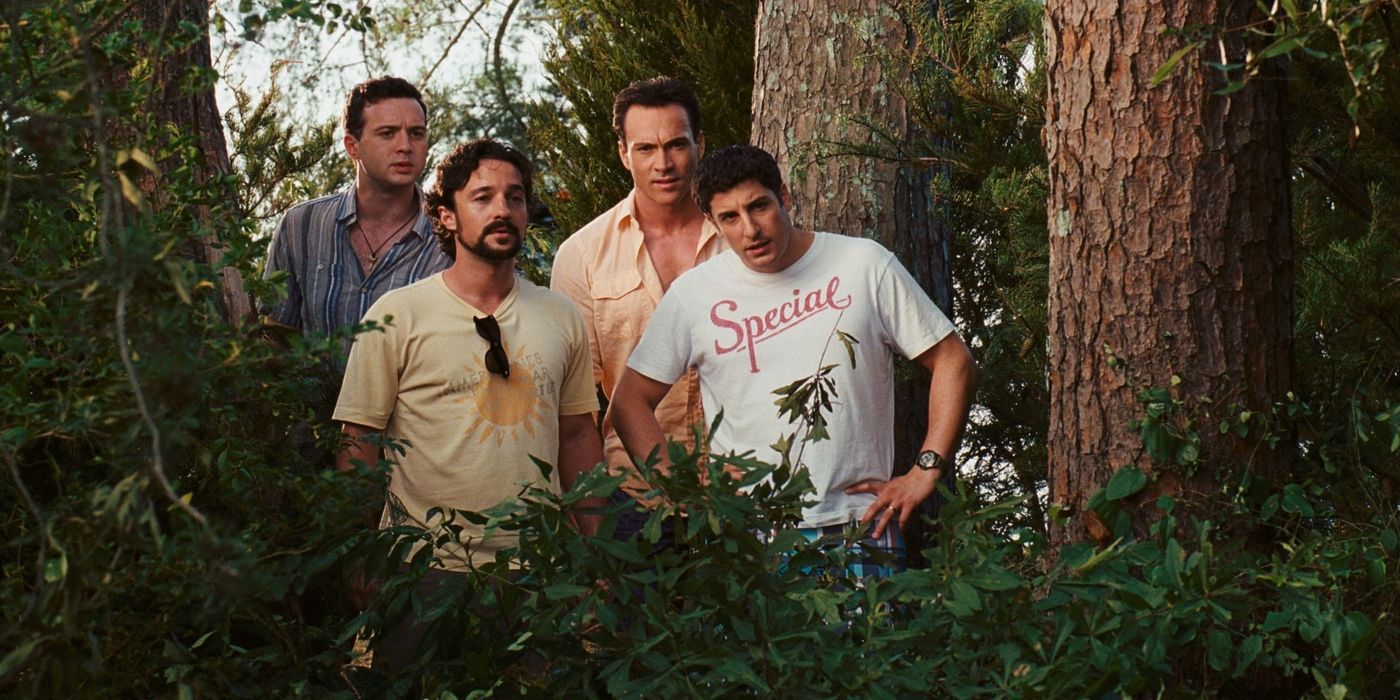 El elenco de American Reunion visto en el bosque.