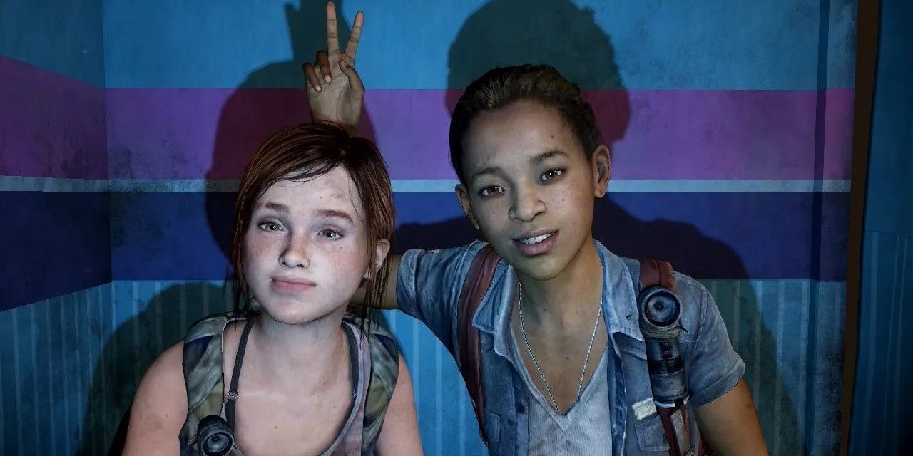 Ellie and Riley enjoy a photobooth in The Last Of Us: Left Behind