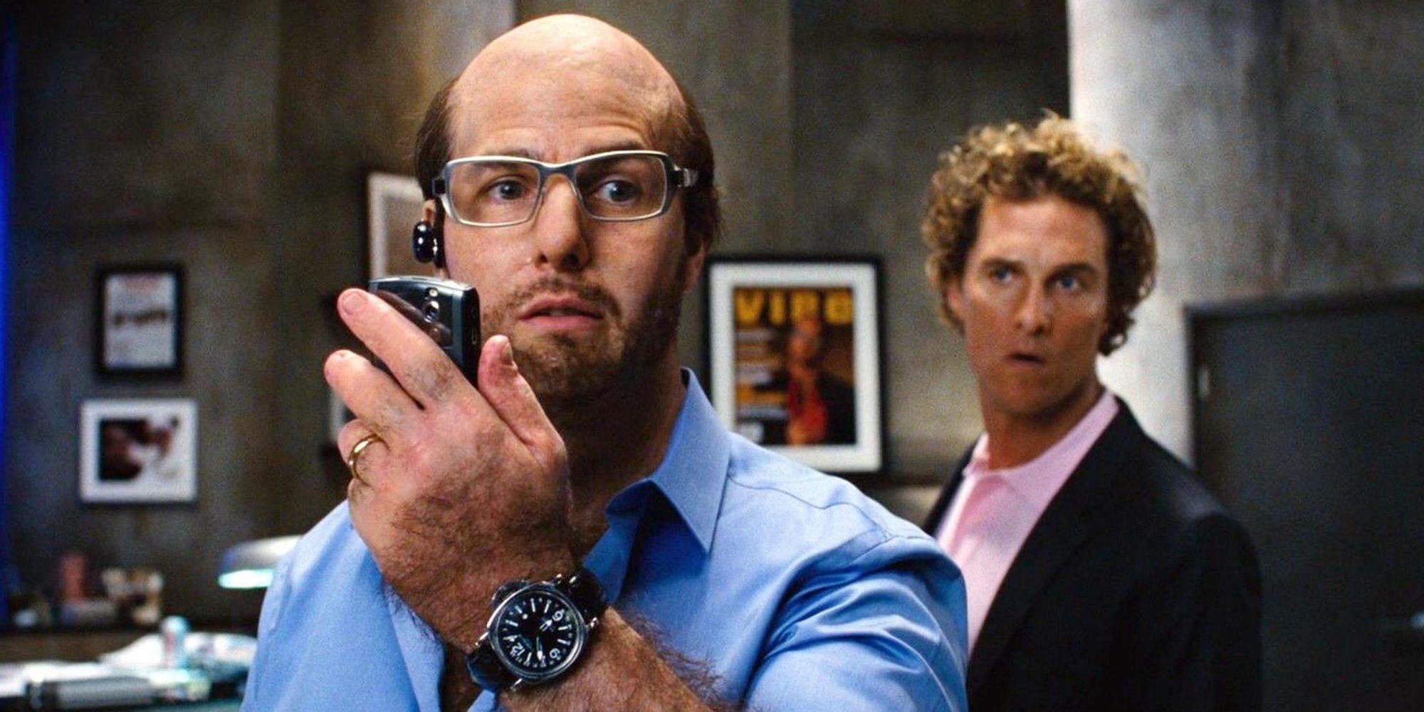 TOM CRUISE AS Les Grossman In Tropic Thunder (2008) TALKING TO CELLPHONE