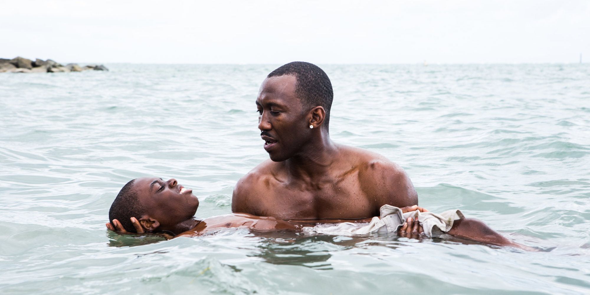 MOONLIGHT 2016 BARRY JENKINS, CHIRON AND JUAN IN WATER