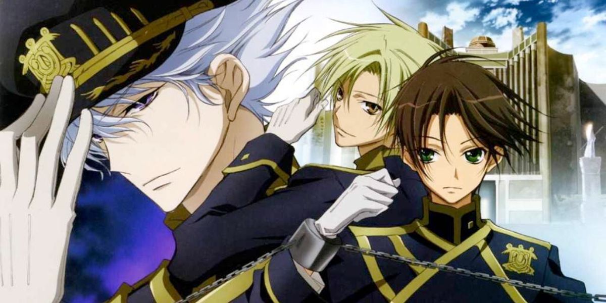 A imagem apresenta um visual de 07-Ghost: (da esquerda para a direita) Ayanami (cabelo branco prateado e chapéu preto), Mikage Celestine (cabelo loiro baixo e uniforme preto) e Teito Klein (cabelo castanho e uniforme preto) está segurando uma corrente