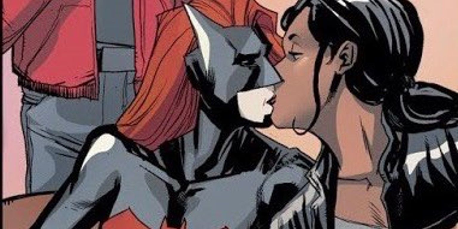 Kate Kane (Batwoman) and Renee Montoya (The Question) kiss DC Comics